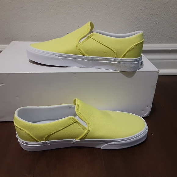 Vans - Picture 3 of 4